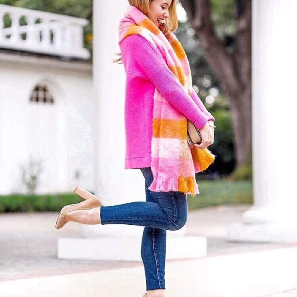 Gorgeous scarf!